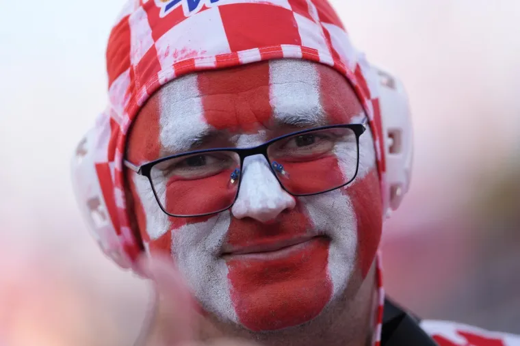 Hrvatski navijači napravili show na stadionu: Uz kockice svi gledali i u Ivanu Knoll