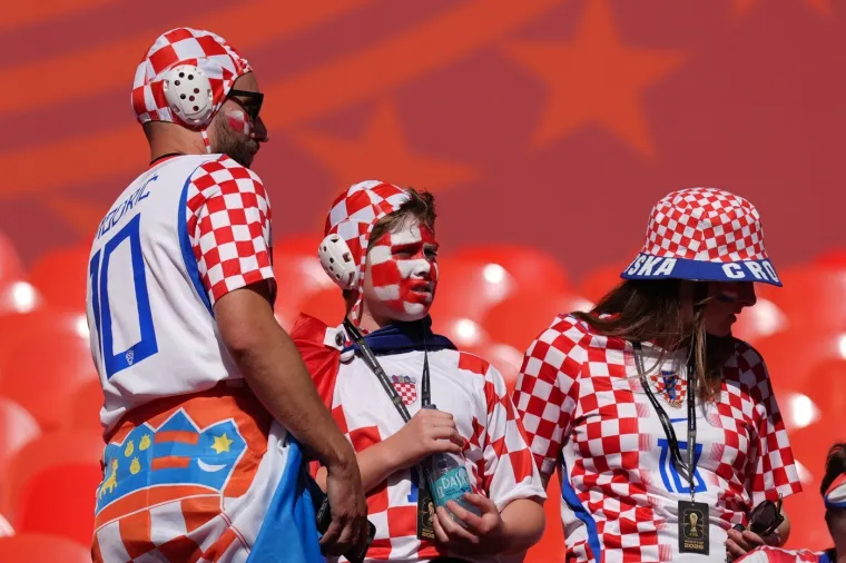 Hrvatski navijači napravili show na stadionu: Uz kockice svi gledali i u Ivanu Knoll