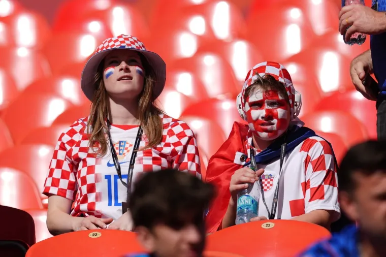 Hrvatski navijači napravili show na stadionu: Uz kockice svi gledali i u Ivanu Knoll