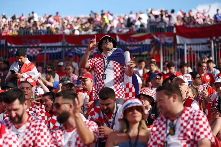Hrvatski navijači napravili show na stadionu: Uz kockice svi gledali i u Ivanu Knoll