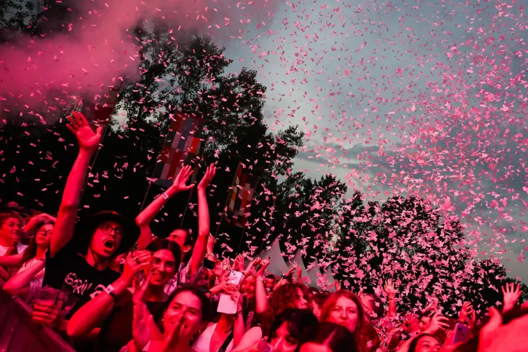 Dame iz prvog reda ukrale show: Ovako je izgledala druga večer INmusic festivala