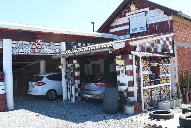 Kuću kod Pakraca pretvorio u hrvatsku &scaron;ahovnicu: 'U kockice sam zaljubljen od 96.'