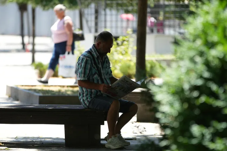 Spas od toplinskog vala: Pogledajte kako se građani kod susjeda hlade na plažama Vrbasa