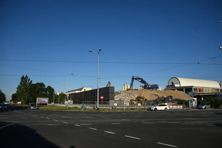 Sru&scaron;en je Vjesnikov neboder: Pogledajte &scaron;to je ostalo od nekada&scaron;njeg simbola Zagreba