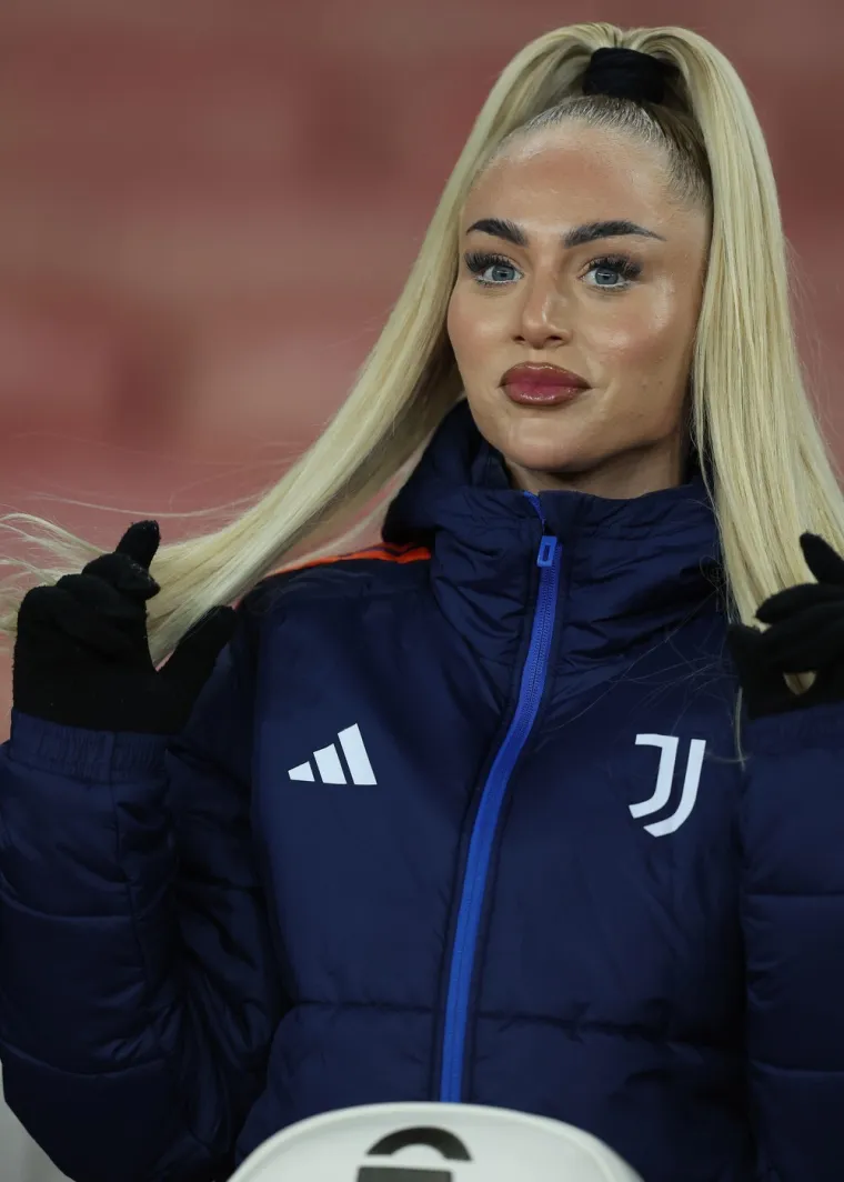 Zaručila se 'najzgodnija nogometa&scaron;ica': Prije ljubavi s &lsquo;Love Island&rsquo; zvijezdom ljubila djevojke
