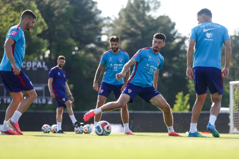 Zagrmilo na treningu: Vatreni imali nevidljivog i opasnog gosta kojeg se svi boje
