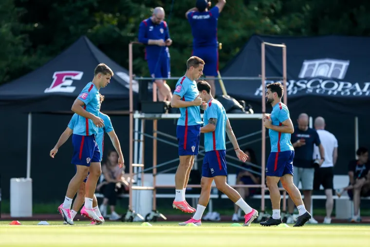 Zagrmilo na treningu: Vatreni imali nevidljivog i opasnog gosta kojeg se svi boje