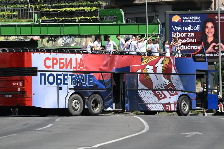 Veliki miting u Beogradu, Vučić prista&scaron;ama: 'Jo&scaron; nekoliko tjedana i onda ću podnijeti ostavku'