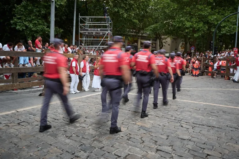 Dvije i pol minute čistog kaosa: Trkači poku&scaron;ali preduhitriti razjarene rogove, neki su izvukli deblji kraj