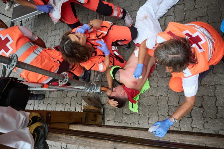 Dvije i pol minute čistog kaosa: Trkači poku&scaron;ali preduhitriti razjarene rogove, neki su izvukli deblji kraj