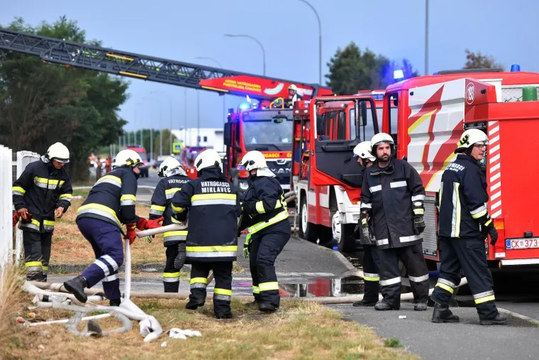Stravični prizori iz Pribislavca: S ogromnom vatrenom stihijom borilo se 120 vatrogasaca!