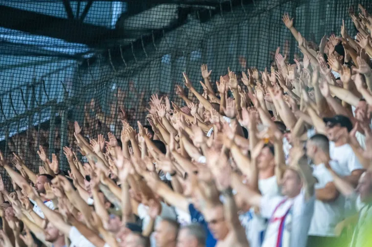 Je l' se to igralo u Slovačkoj ili u Splitu? Pogledajte kako je Torcida okupirala Žilinu