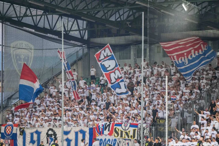 Je l' se to igralo u Slovačkoj ili u Splitu? Pogledajte kako je Torcida okupirala Žilinu