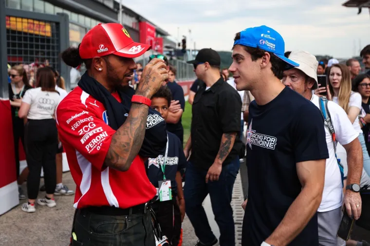 Zvijezde F1 položile cvijeće za poginulog kolegu: Pogledajte tko je do&scaron;ao