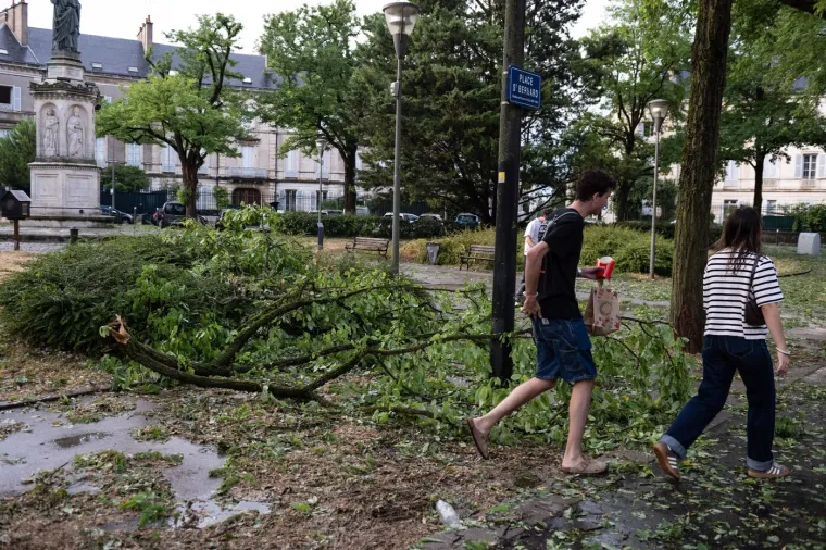 &Scaron;to je ovo!?! Poharalo ih je žestoko nevrijeme, poginule dvije osobe