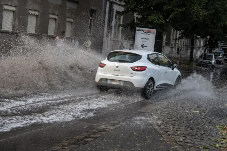 &Scaron;to je ovo!?! Poharalo ih je žestoko nevrijeme, poginule dvije osobe