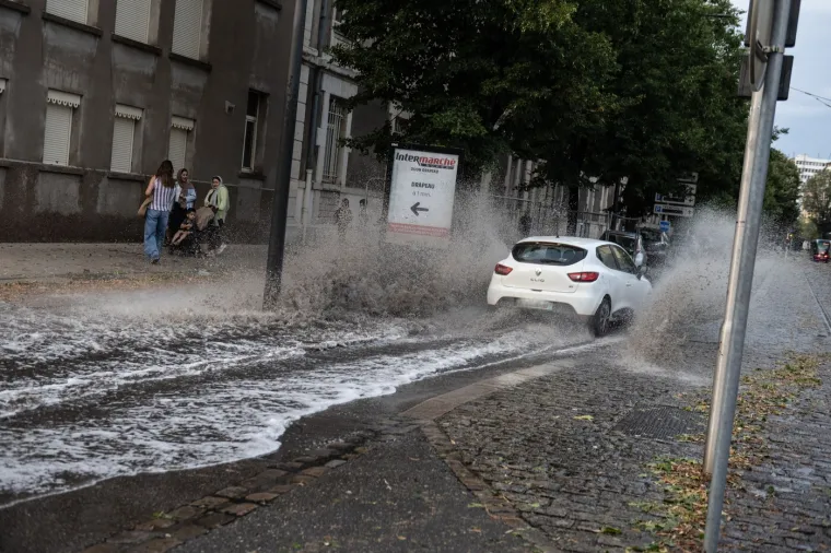 &Scaron;to je ovo!?! Poharalo ih je žestoko nevrijeme, poginule dvije osobe
