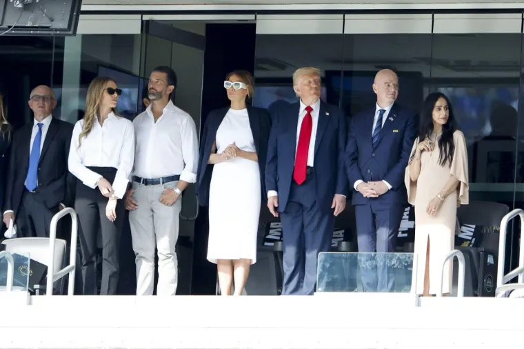 Kur&scaron;lus na pozornici zbog Trumpa: Igrači gledali u čudu, a Infantino ga nagradio vrijednim poklonom