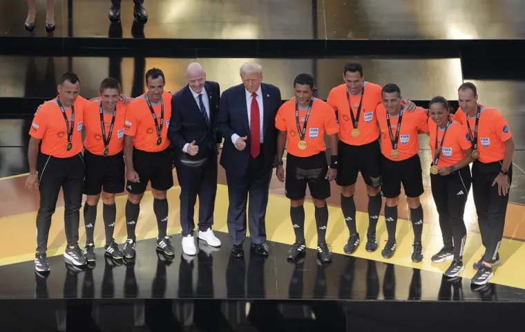 Kur&scaron;lus na pozornici zbog Trumpa: Igrači gledali u čudu, a Infantino ga nagradio vrijednim poklonom