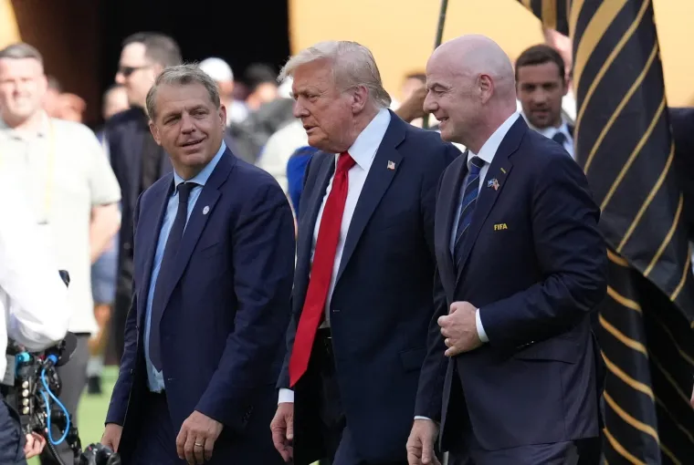 Kur&scaron;lus na pozornici zbog Trumpa: Igrači gledali u čudu, a Infantino ga nagradio vrijednim poklonom