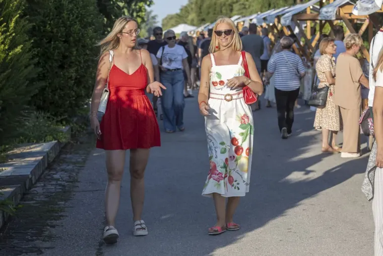 Promenada je vrvjela ljudima, a među legicama je i ovaj put bilo te&scaron;ko izabrati najljep&scaron;u