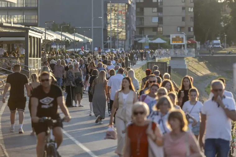 Promenada je vrvjela ljudima, a među legicama je i ovaj put bilo te&scaron;ko izabrati najljep&scaron;u