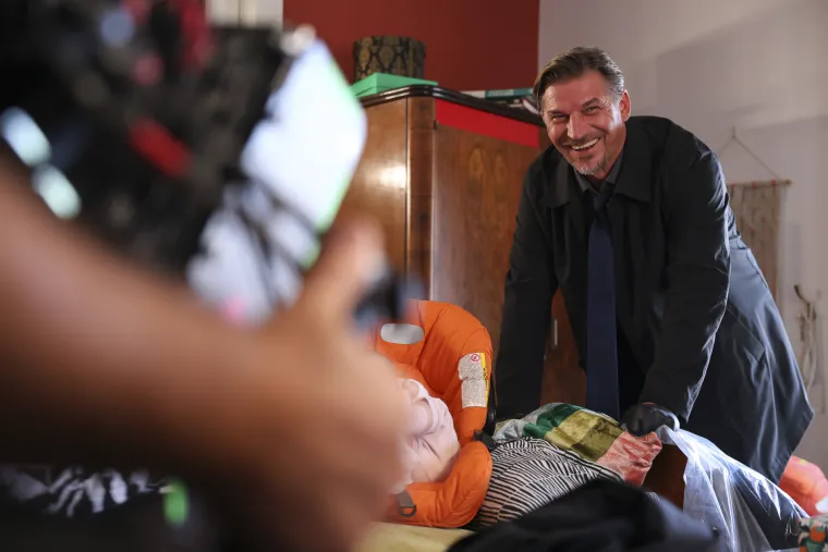 Luka Pero&scaron; kakvog nemamo priliku često vidjeti: Pogledajte atmosferu sa seta hit serije 'IQ 160'