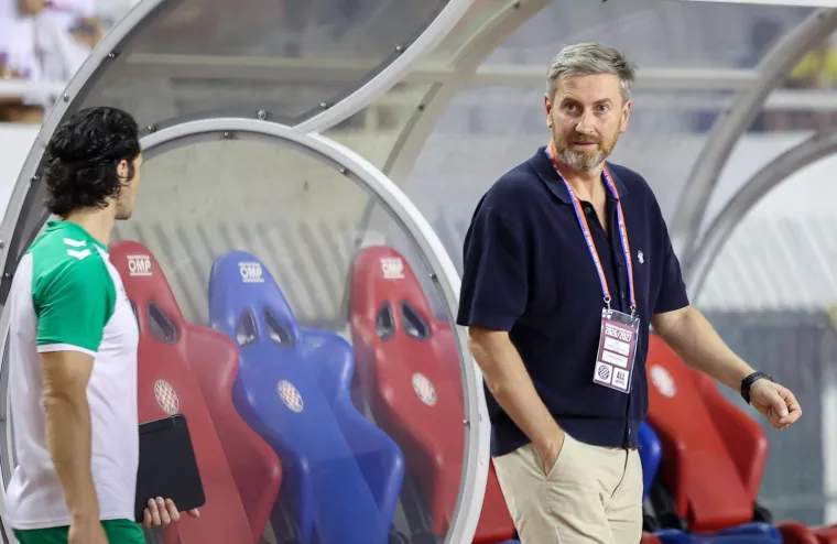 Pogledajte tko se pojavio u loži Hajduka: Plavu&scaron;a s kultnom zastavom je ukrala 'show'
