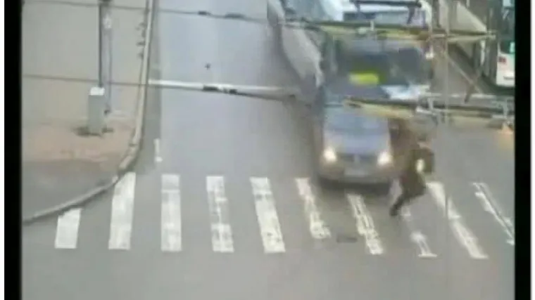 Busu otkazale kočnice usred grada