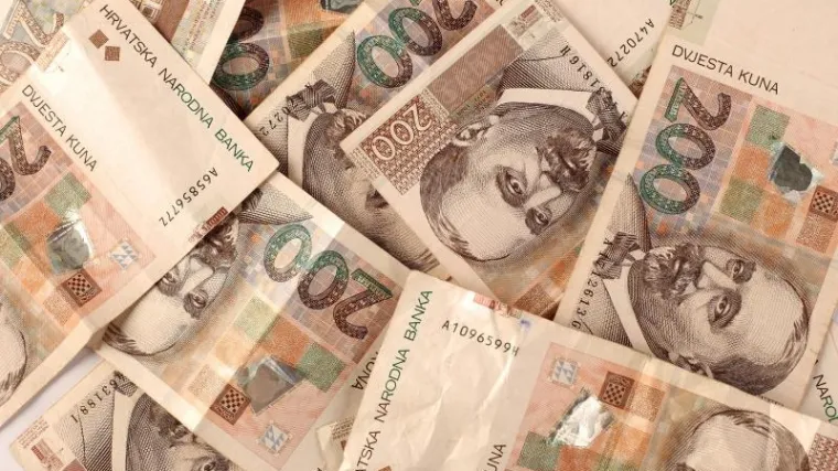 Oštetila klijente banke za milijun kuna
