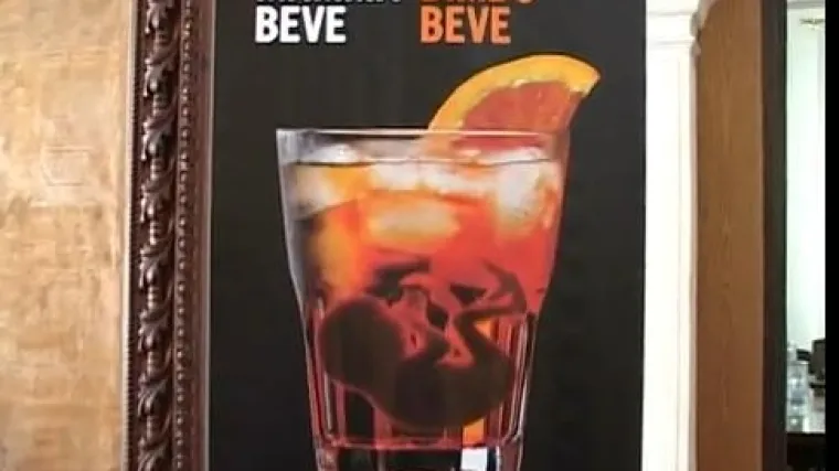 Fetus na dnu čaše