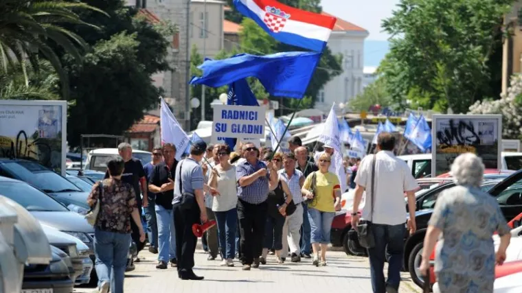 Radnici Dalmacijavina zauzeli tvornicu