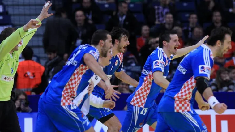 Osmijesi za kraj: Hrvatska slavi usred Beograda