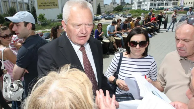 Bivši dekan ispitan i pušten na slobodu