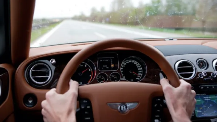Vozio 225 km/h na cesti s ograničenjem od 90 km/h
