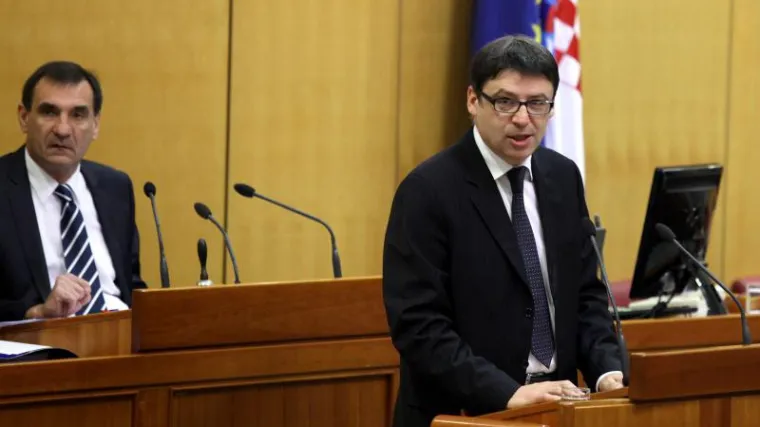'Hrvatska je opljačkana u ime obitelji Sanader i Vidošević'