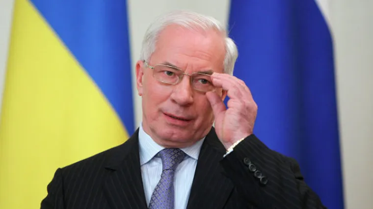 Ukrajinski premijer Azarov podnio ostavku!