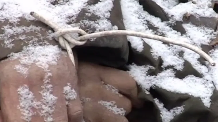 Smrznuti leševi sa rukama svezanim električnim kablom!