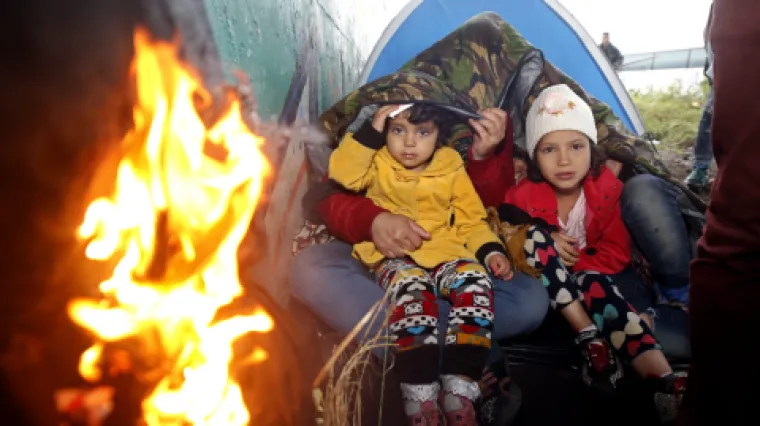Legalizirano dizanje zida na granici, imigranti još pristižu
