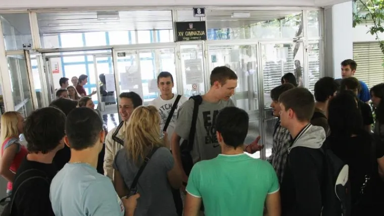 Maturant iz Zagreba zbog najboljih rezultata iz matematike i fizike na maturi dobio nagradu od 5.000 dolara