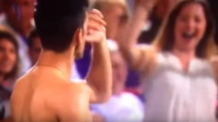 Svaki njegov potez izaziva oduševljenje: Đoković usred meča skinuo majicu i izazvao ženske uzdahe