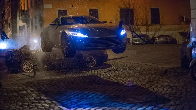 Potrošili 36 milijuna dolara na automobile - pa ih uništili!