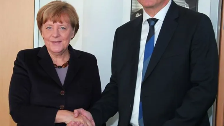 Merkel šutljivom Karamarku - Aha, vaš engleski je loš?!