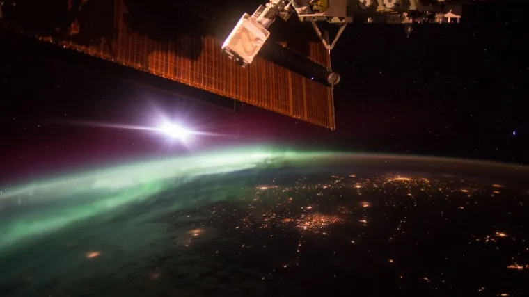 Što vide astronauti kad pogledaju kroz prozor?