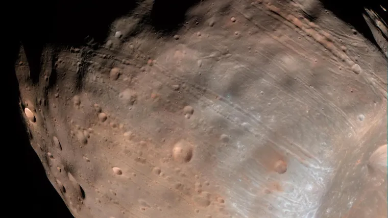Mars uništava svoj vlastiti mjesec