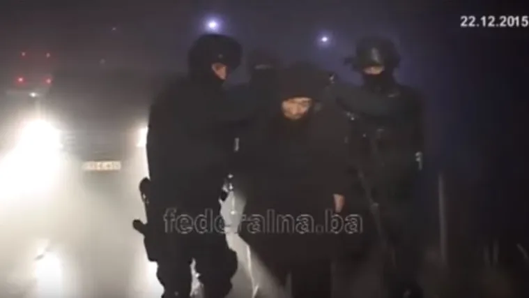 Vehabije iz BiH uhićene zbog terorizma, pronađena i zastava IS-a