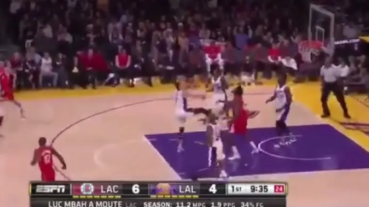 Cijeli svijet se smije igraču Lakersa