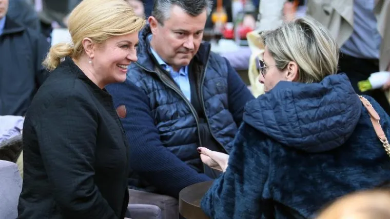 Predsjednica i premijer sa supružnicima prošetali subotnjom špicom