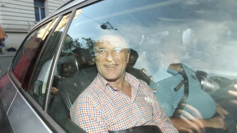'Zanimljivije je bilo u sudnici nego ispred zgrade suda'