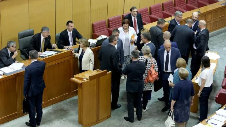 Postoji dovoljno glasova za raspuštanje Sabora